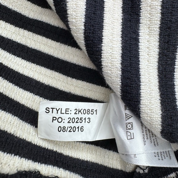 Vineyard Vines Women’s Black and White Striped Peplum Top Size Large - Picture 8 of 9